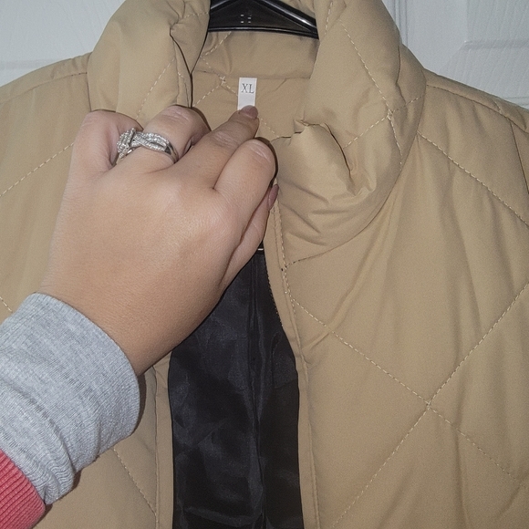 NWT- SUNIFTY VEST WITH POCKETS TAN COLOR - Picture 7 of 7